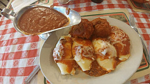 Mama Guzzardis Italian food
