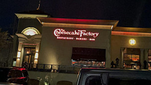 The Cheesecake Factory outside