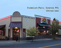 Farrelli's Pizza, Sumner outside