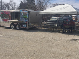 Tacos El Buey Pando outside