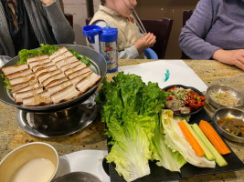 Dine Korean food