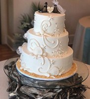 Clarke Couture Cakes food