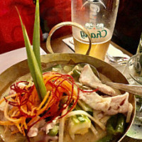 Tum Thai Cuisine food