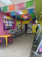 La Perla Michoacana Fine Mexican Ice Cream Freshly Made inside