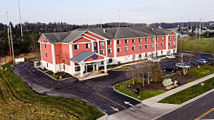 Comfort Suites outside