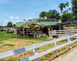 Jenny's Farm Stand Cider Mill outside