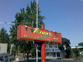 Riva's Taco Shop outside