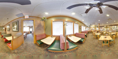 Delorenzo's Pizza inside