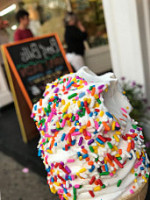 Ben Bill's Chocolate Emporium food