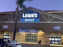 Lowe's Appliance Outlet outside