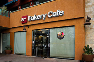85°c Bakery Cafe Irvine outside