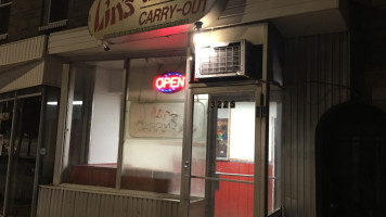 Lin's Chinese Food Carry-out inside