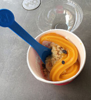 16 Handles 3rd Ave food