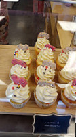 Pink Daisy Cakes food