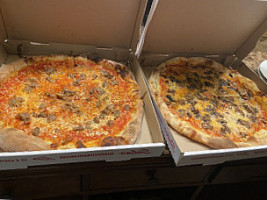 Salvo's Pizzeria food