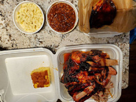 Bronco's Western Bbq food