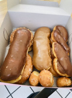 Mcdens Donuts outside