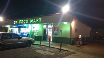 Wilson Food Mart outside