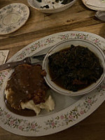 Evelyn's Southern Fare food