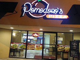 Pomodoro's Pizza inside
