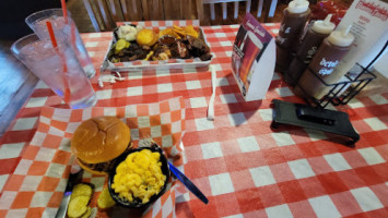 Famous Dave's B-que food