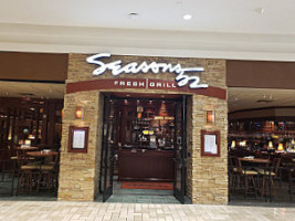 Seasons 52 inside