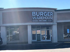 Burger Warehouse outside