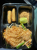 Kinaly Thai Express food