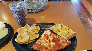 Shakey's Pizza Parlor food