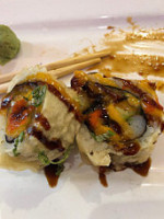 Akina Sushi food