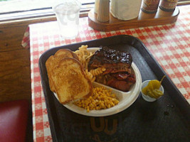 Hog Wild Pit B-q food