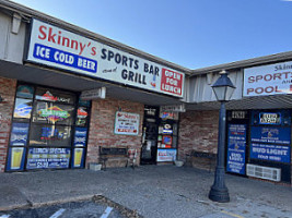 Skinny's Sports Grill outside