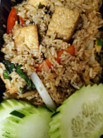 Sip Saam Thai food