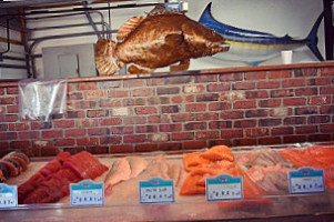 Motts Channel Seafood food