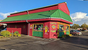 Ralibertos Taco Shop outside