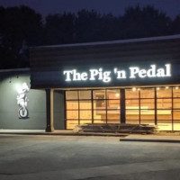 Pig 'n Pedal food