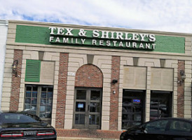 Tex Shirley’s Family outside