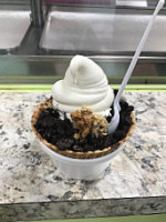 Brendy's Frozen Yogurt Ice Cream food