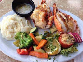 Pelican Isle Restaurant And Bar food