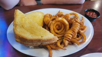 Schultz Dooley's Pub food