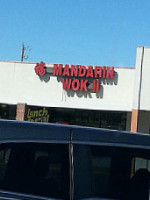 Mandarin Wok outside