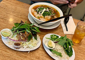 Tèo Bun Bo Hue food