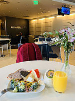 Lufthansa Senator Business Lounge food