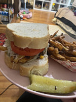 Primanti Bros. Restaurant And Bar Penn Ave food