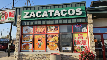 Zacatacos outside