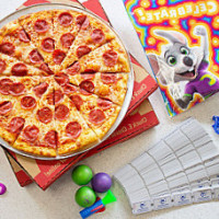 Chuck E. Cheese food