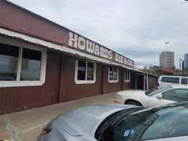 Howards Bbq Catering outside