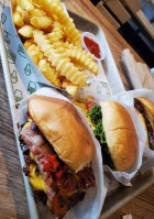 Shake Shack Arsenal Yards food