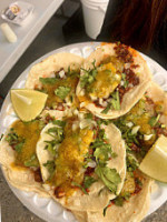 Beto’s Tacos food