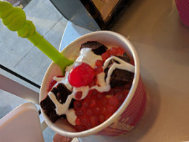 Menchie's Frozen Yogurt food